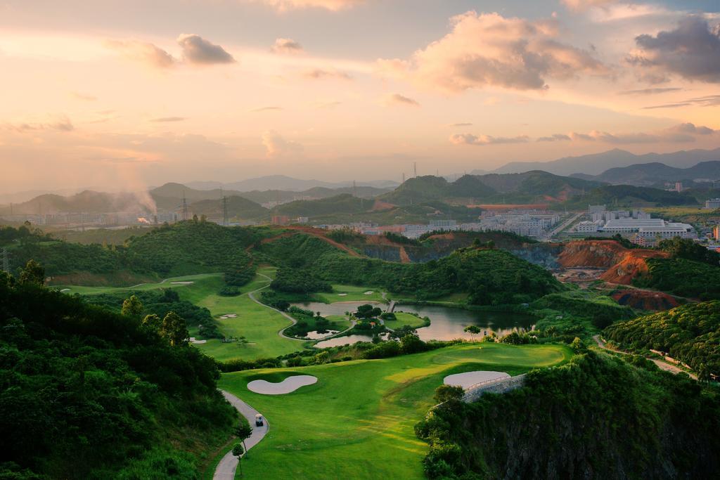 Phoenix Hill Hotel Dongguan - Golf Course Shop ภายนอก รูปภาพ